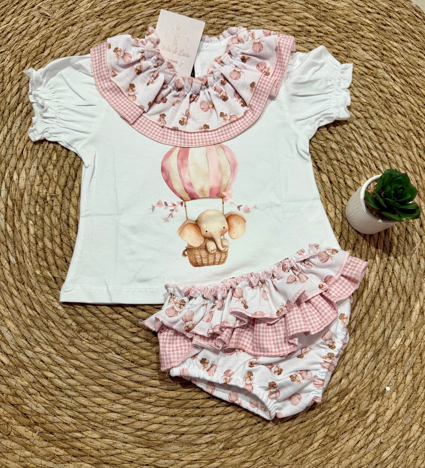 Conjunto Elefante con cuello y Braguita con volantes